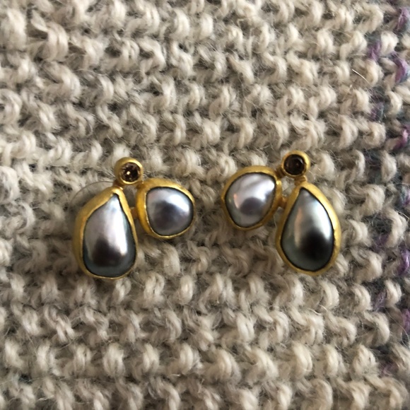 Petra Class gold, diamond and Keshi Pearl Earrings - Picture 4 of 4